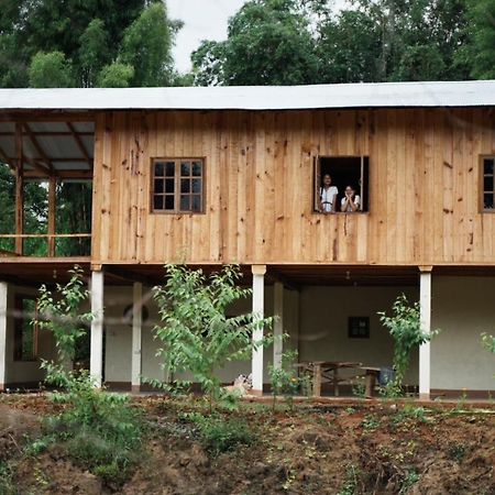 Hostel Por Joi ,Por Dee House Chiang Mai Exterior foto